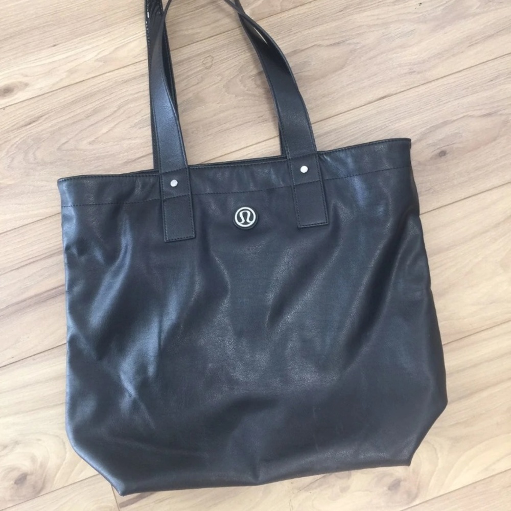 lululemon leather dream bag